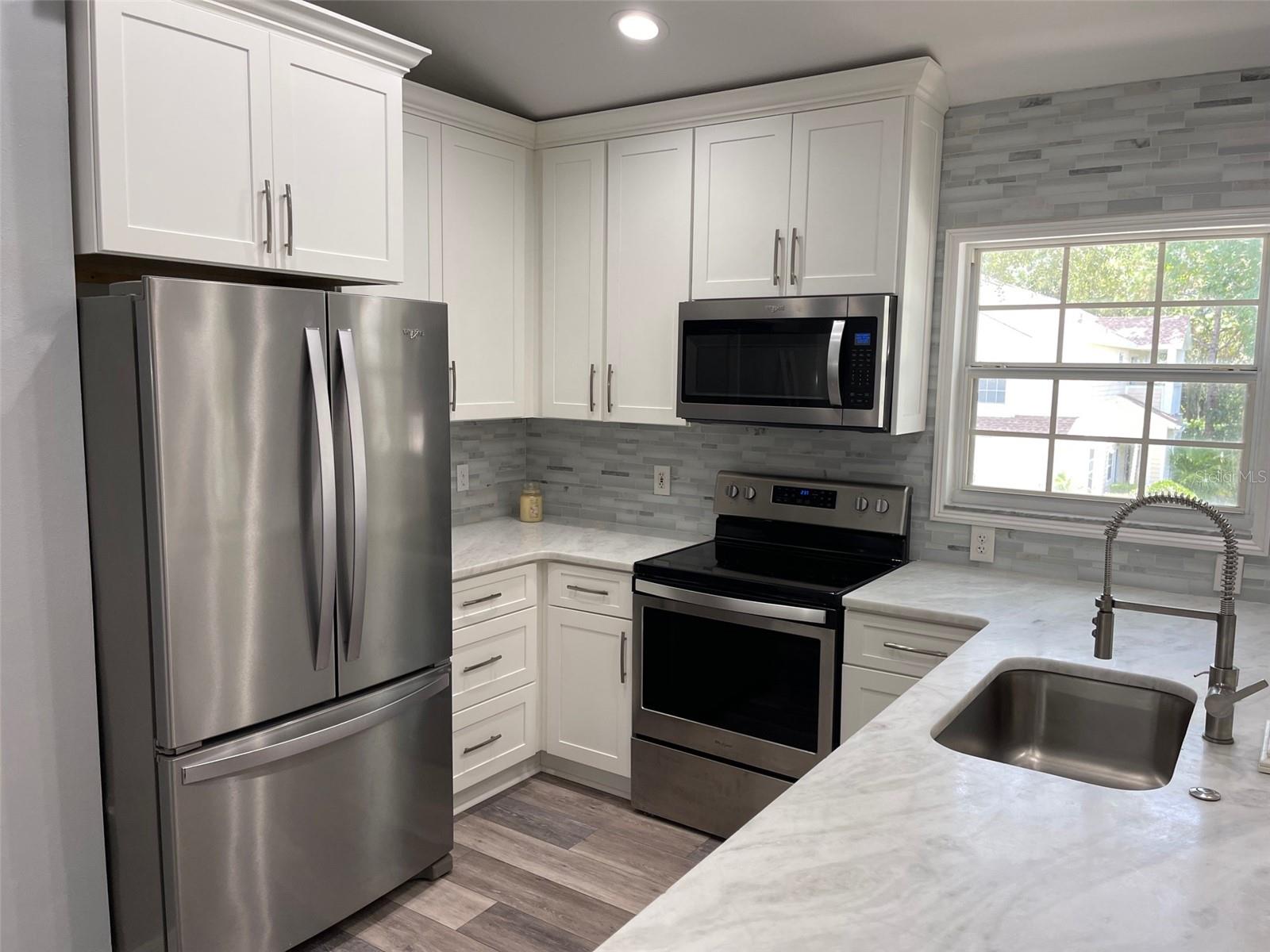 Image 5 of 15 For 6412 Rosefinch Court 201