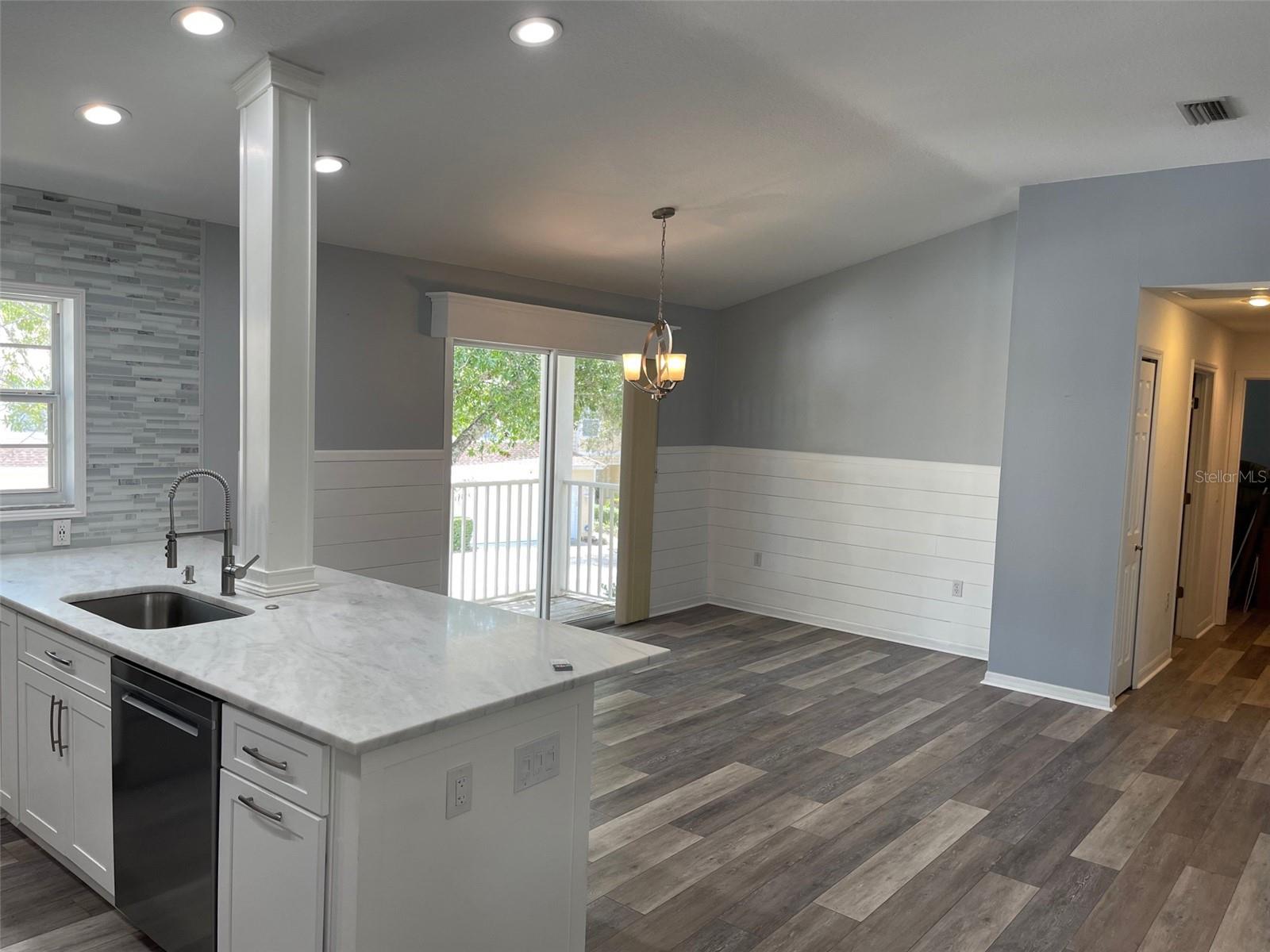 Image 7 of 15 For 6412 Rosefinch Court 201