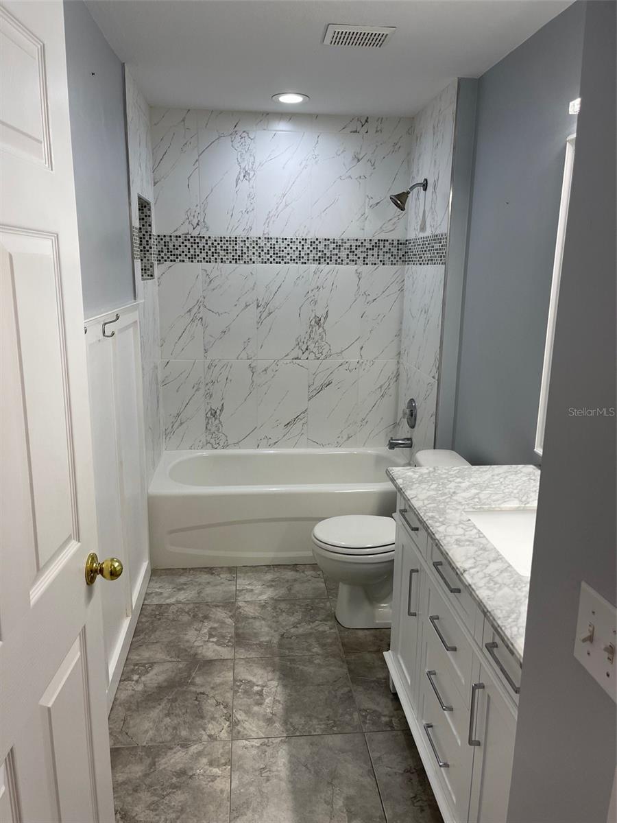 Image 9 of 15 For 6412 Rosefinch Court 201