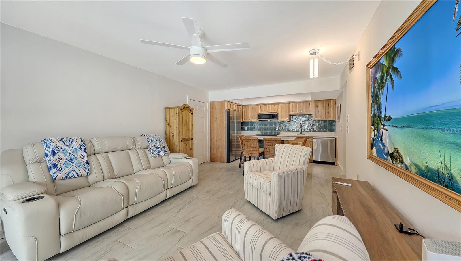 Image 10 of 40 For 631 Orange Avenue 107
