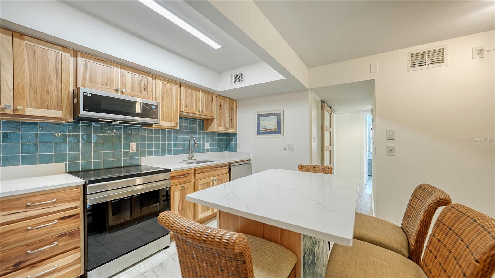 Image 15 of 40 For 631 Orange Avenue 107