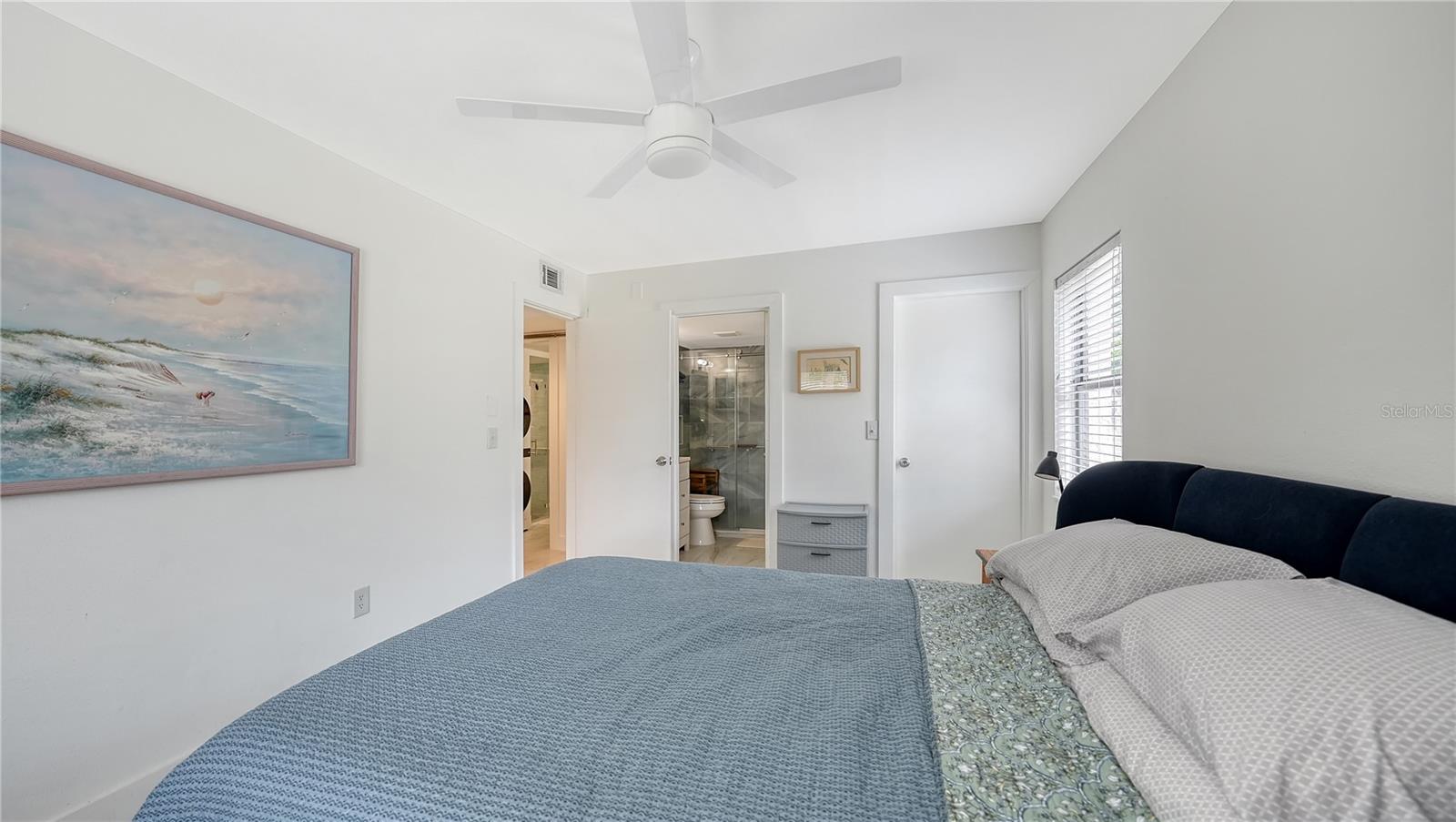 Image 17 of 40 For 631 Orange Avenue 107