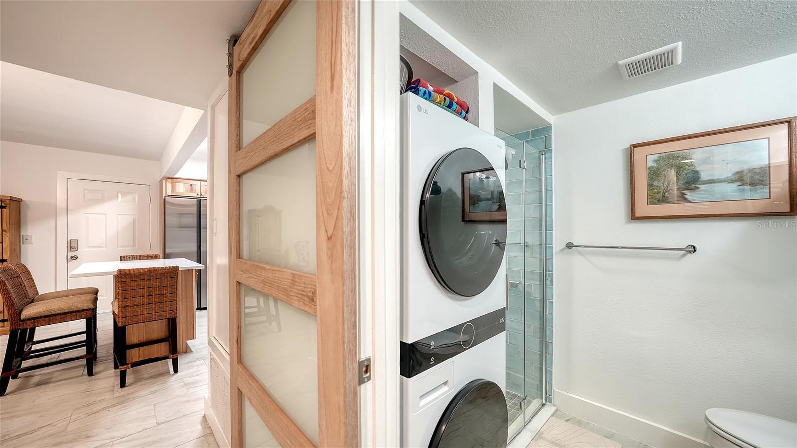Image 21 of 40 For 631 Orange Avenue 107