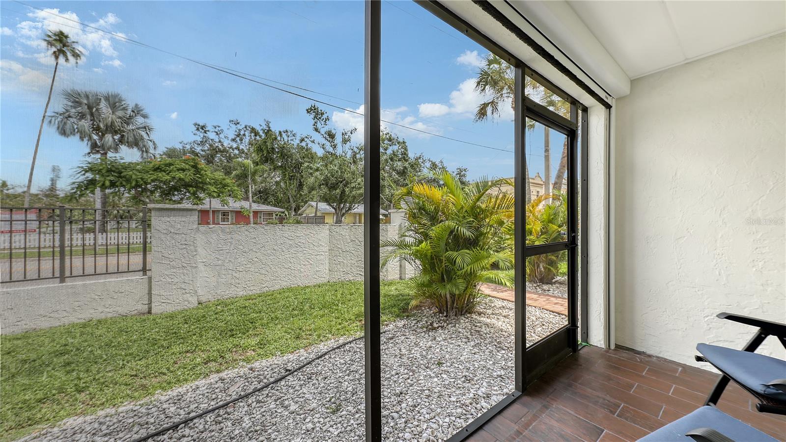 Image 7 of 40 For 631 Orange Avenue 107