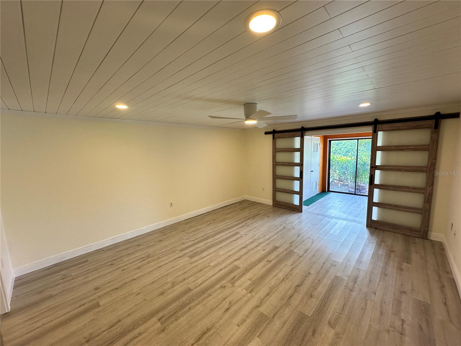 Image 16 of 34 For 620 Spring Lakes Boulevard