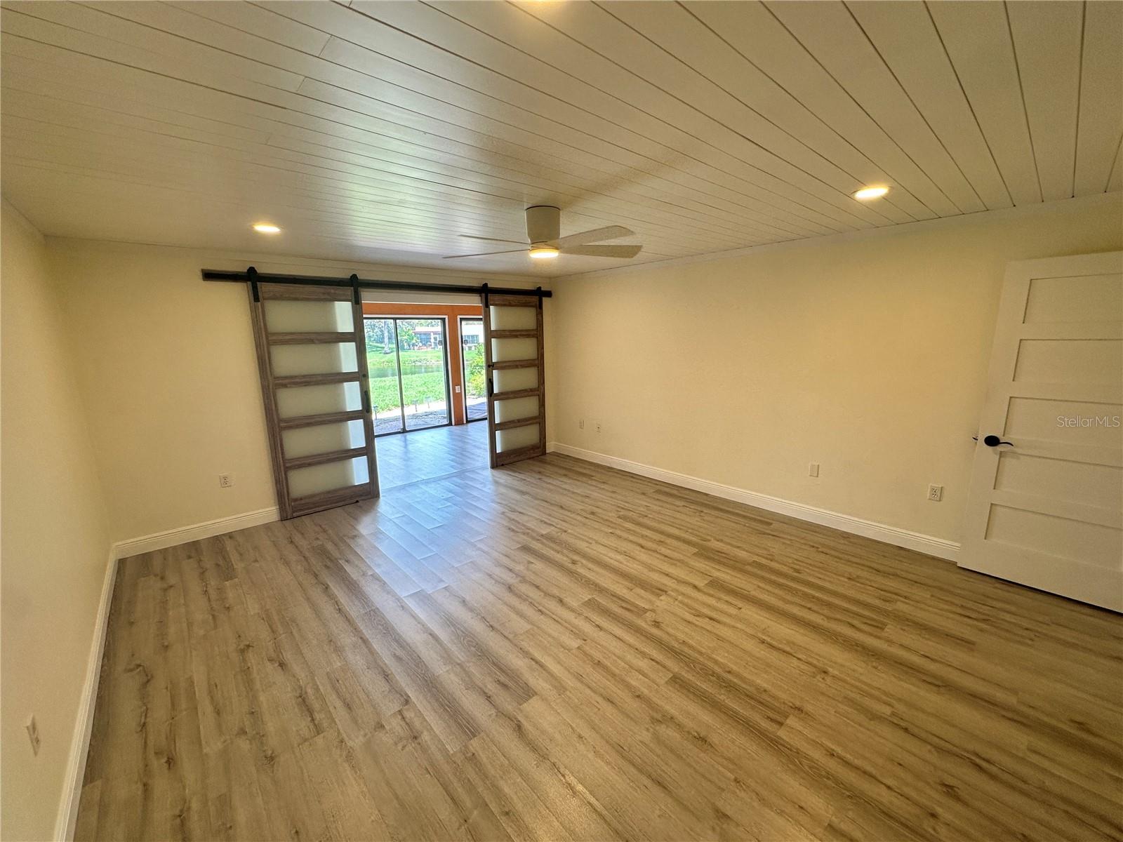 Image 17 of 34 For 620 Spring Lakes Boulevard