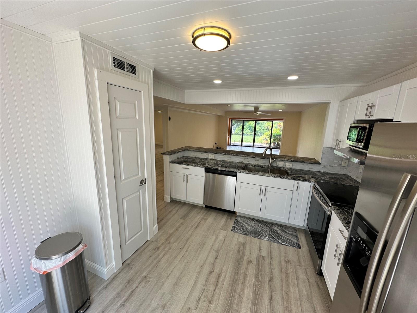 Image 4 of 34 For 620 Spring Lakes Boulevard