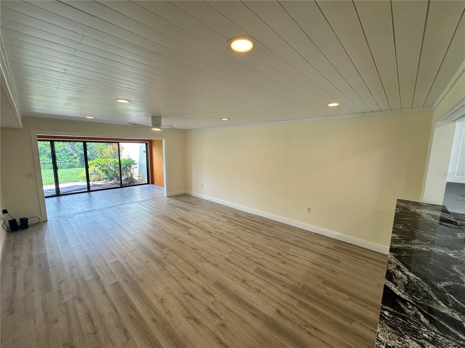 Image 6 of 34 For 620 Spring Lakes Boulevard