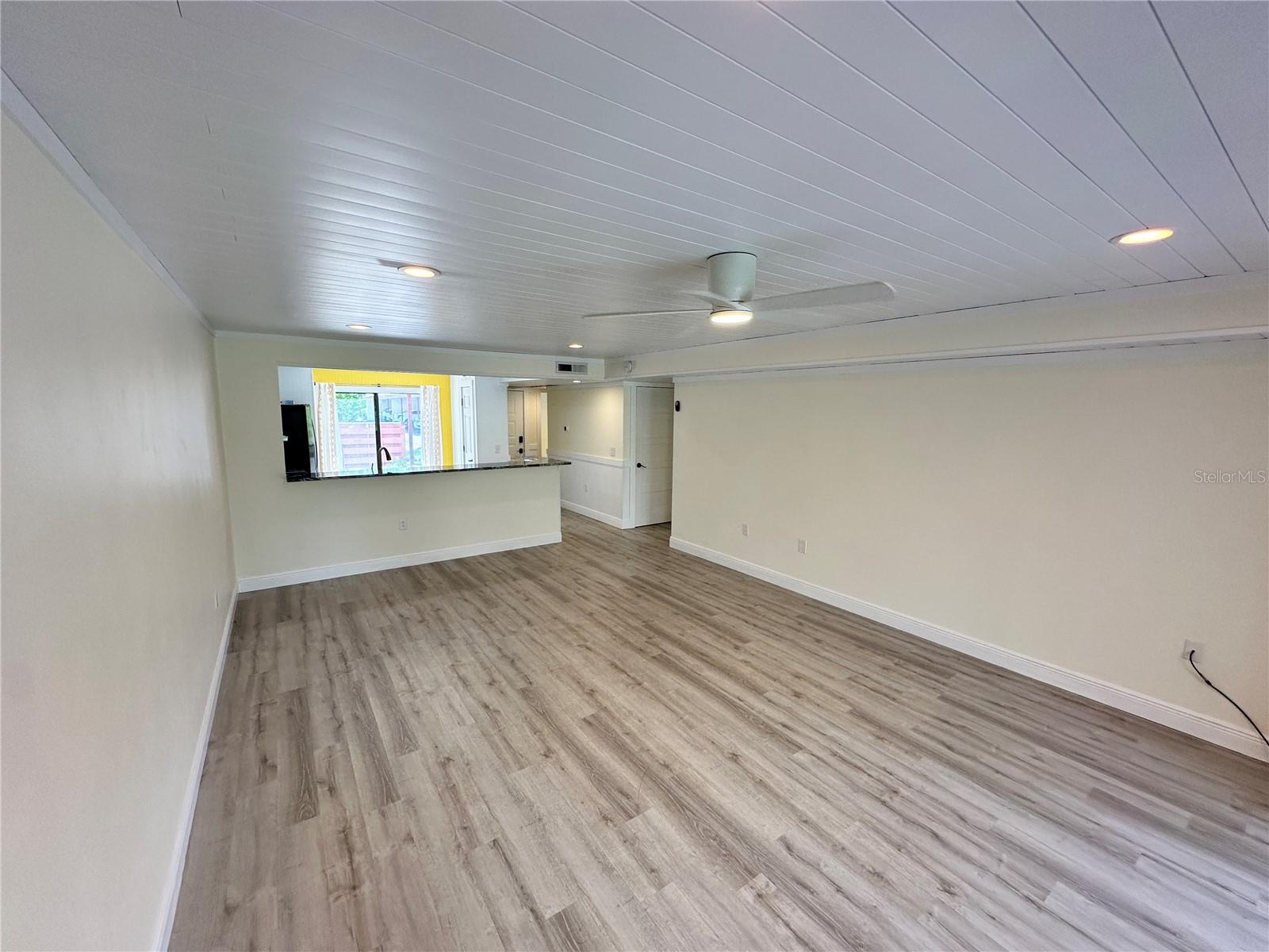 Image 8 of 34 For 620 Spring Lakes Boulevard