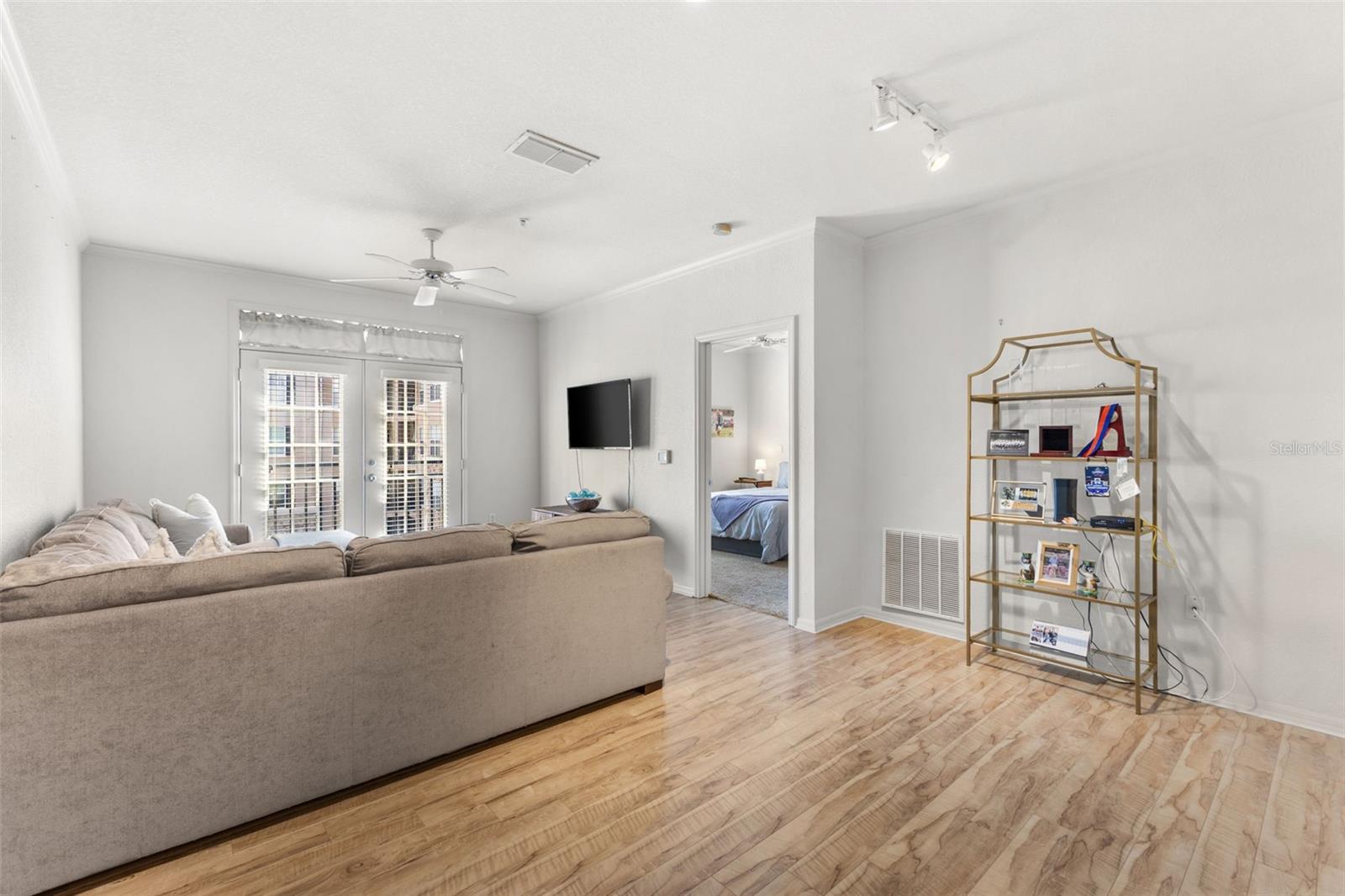 Image 12 of 45 For 4221 Spruce Street 1326