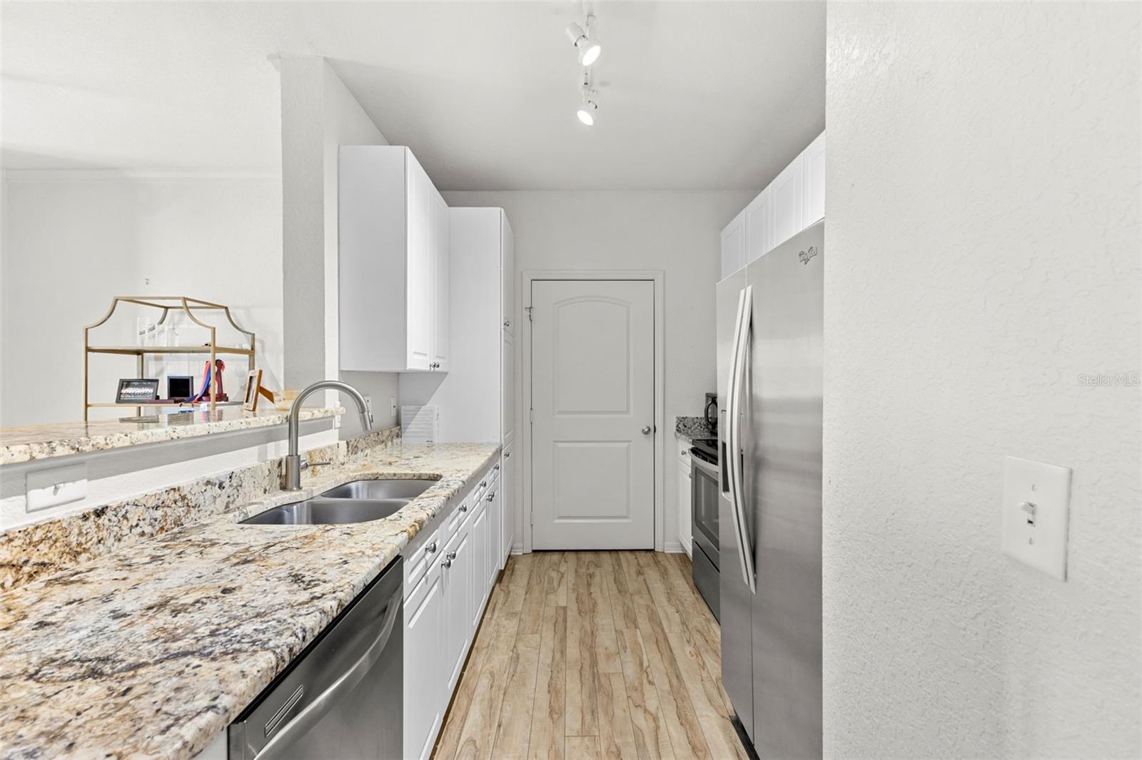 Image 26 of 45 For 4221 Spruce Street 1326