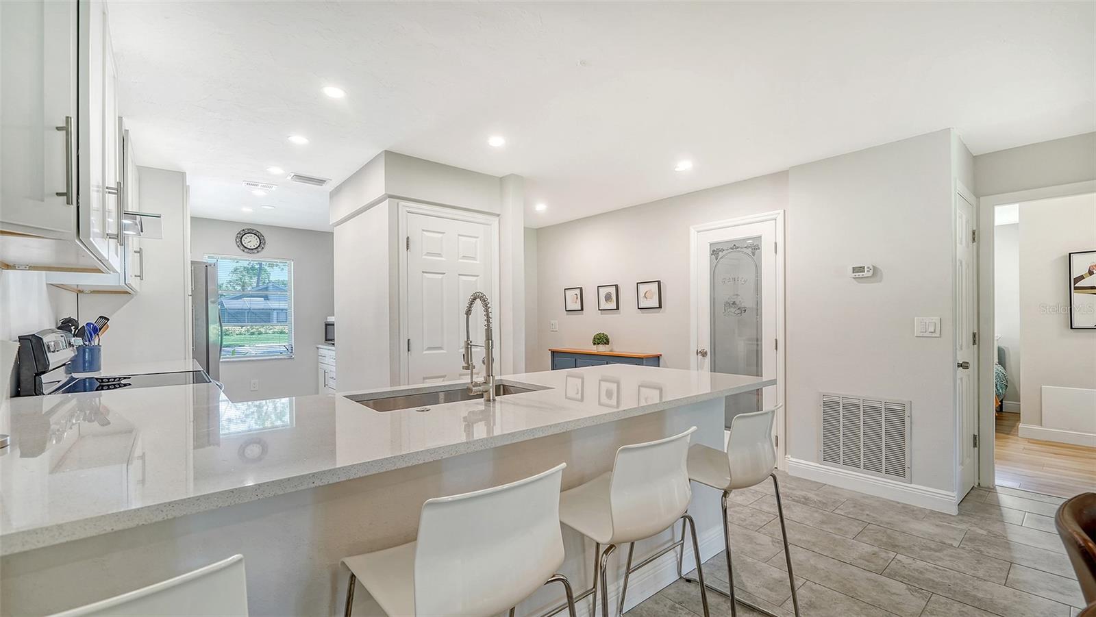 Image 16 of 69 For 7820 Palm Aire Lane