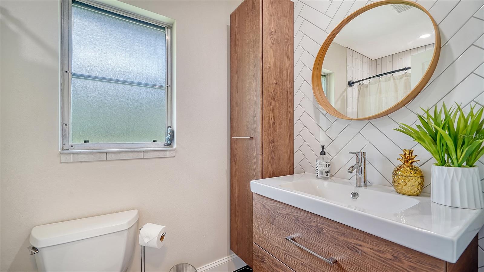 Image 33 of 69 For 7820 Palm Aire Lane