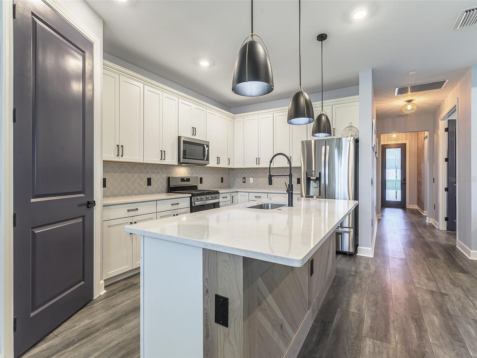 Image 11 of 83 For 7683 Summerland Cove