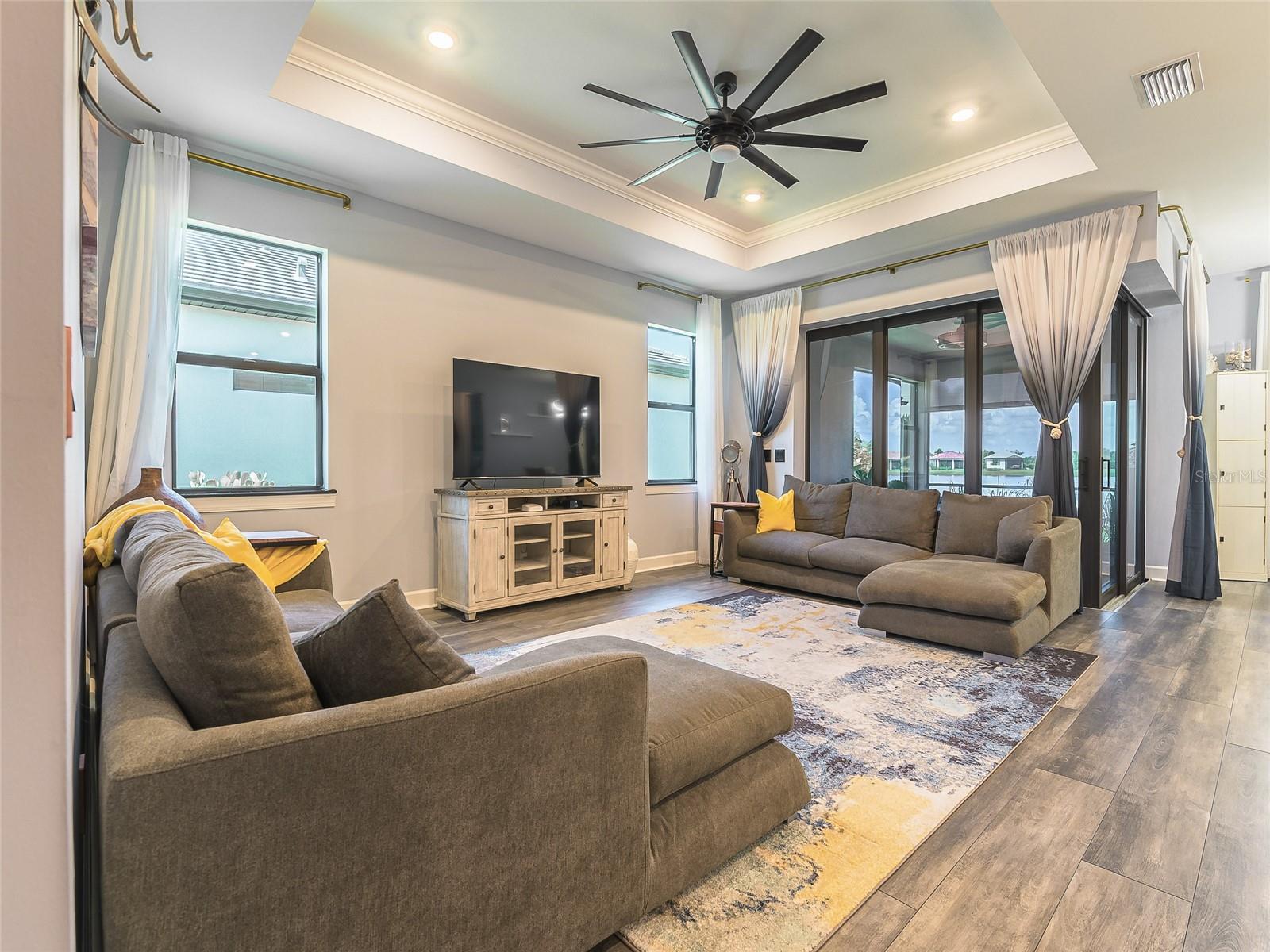 Image 13 of 83 For 7683 Summerland Cove