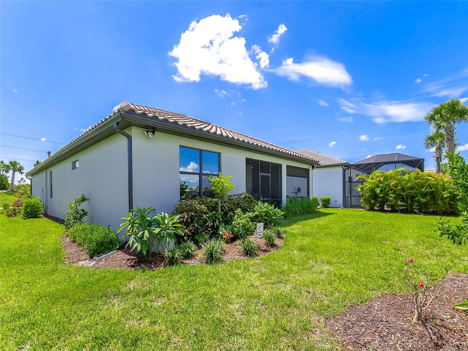Image 18 of 83 For 7683 Summerland Cove