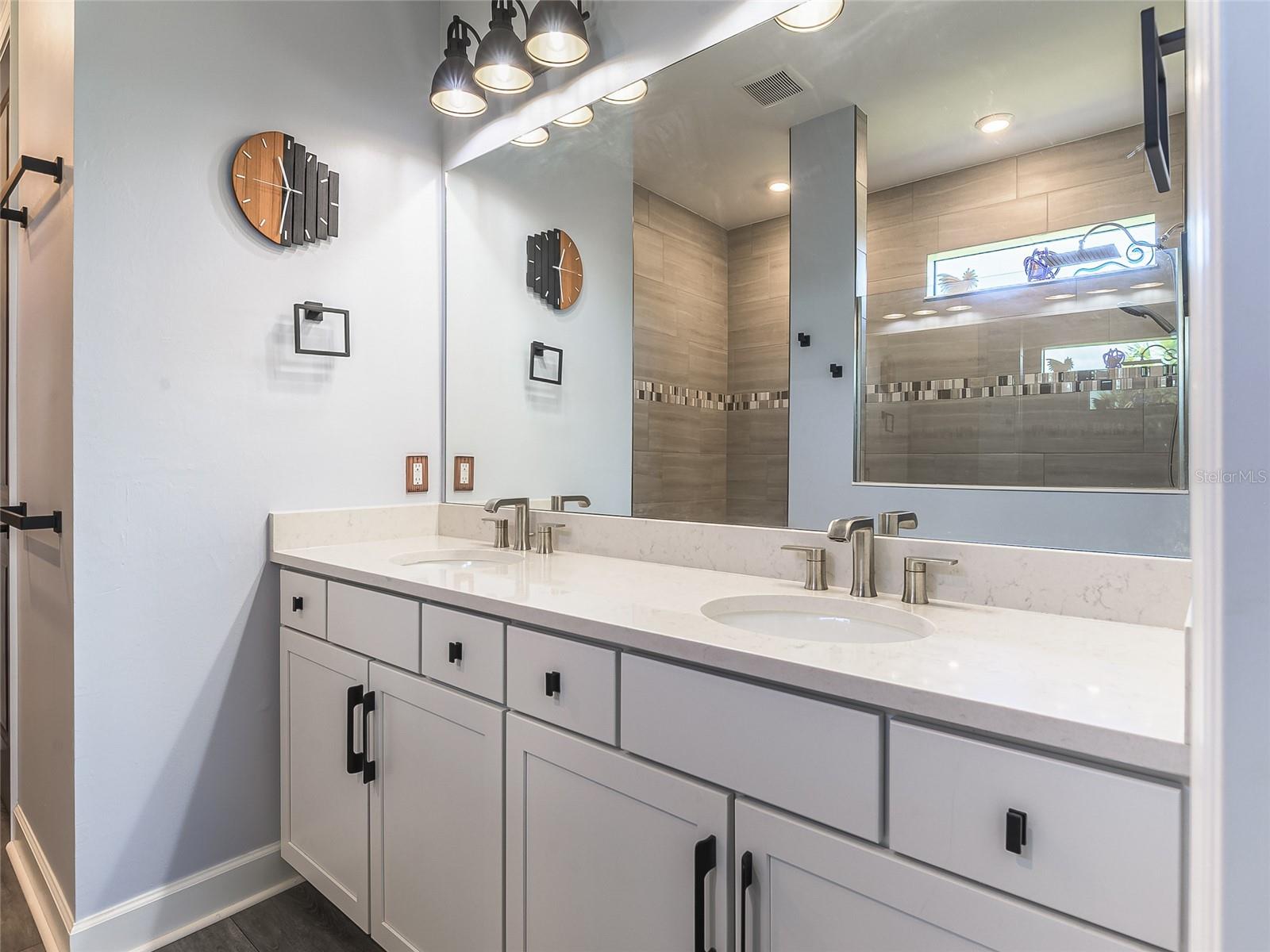 Image 24 of 83 For 7683 Summerland Cove