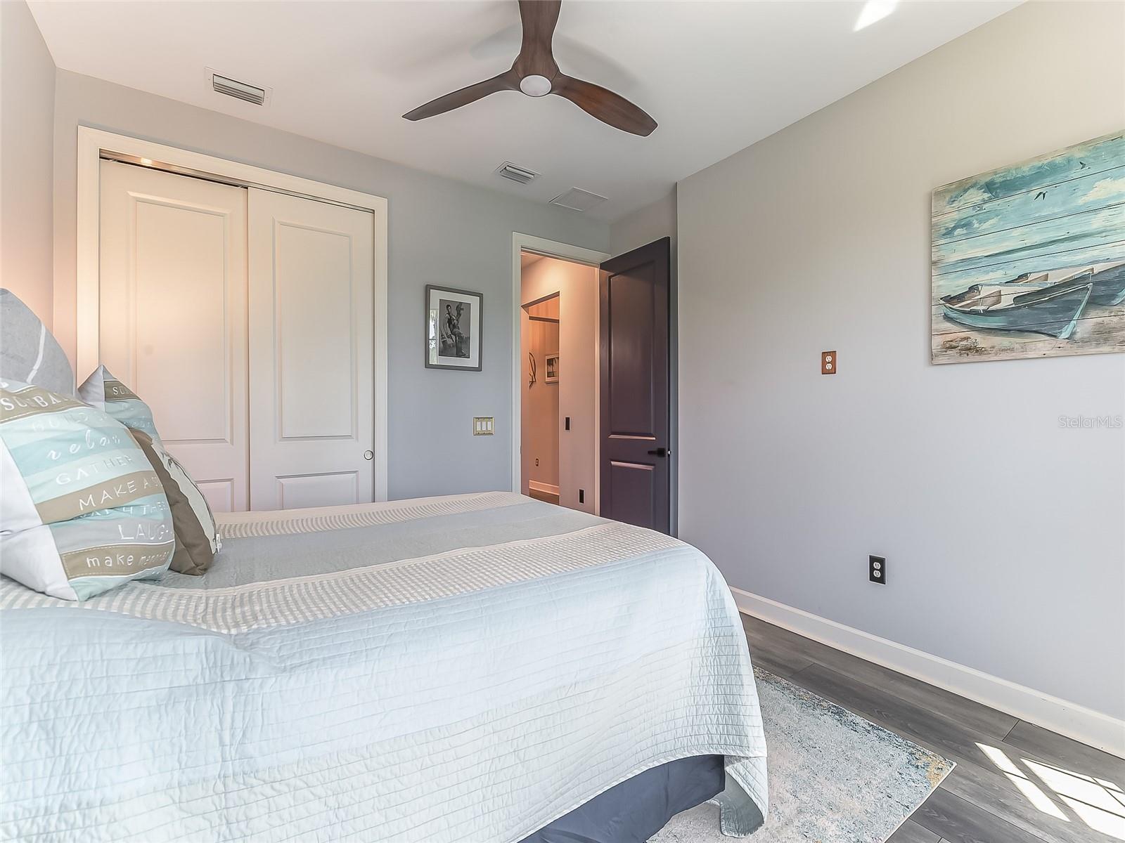 Image 27 of 83 For 7683 Summerland Cove