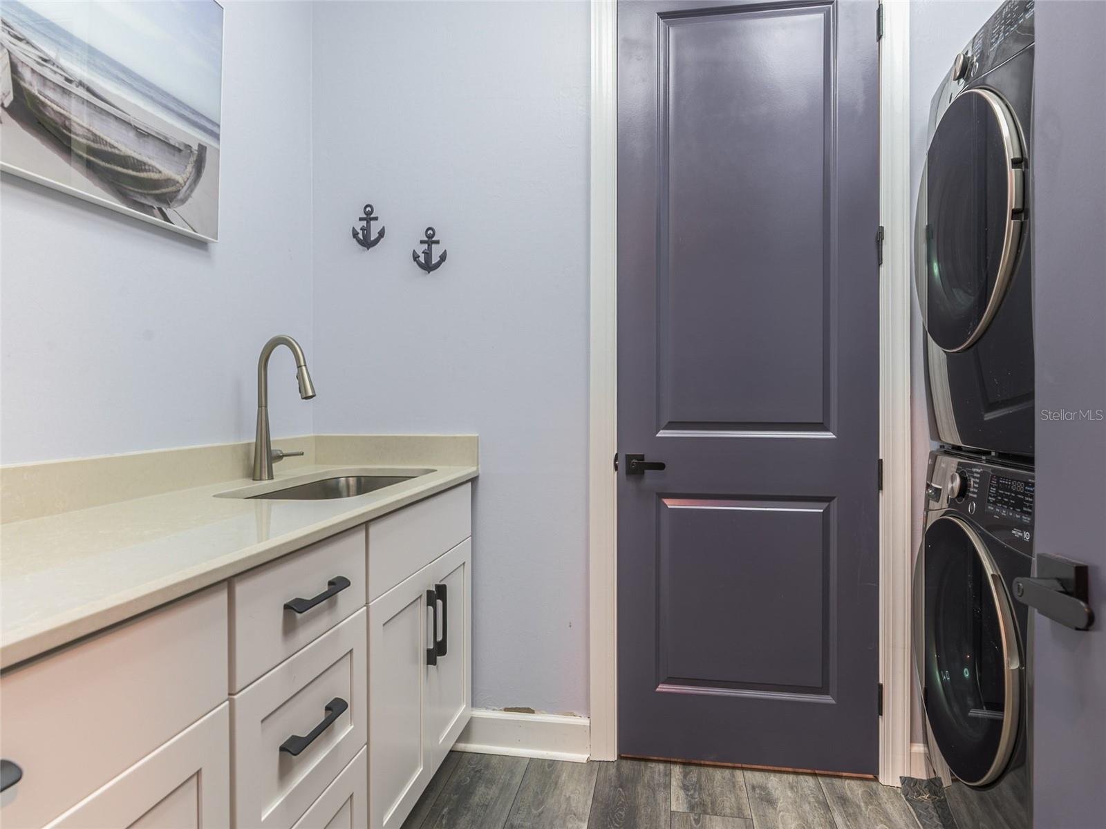 Image 34 of 83 For 7683 Summerland Cove