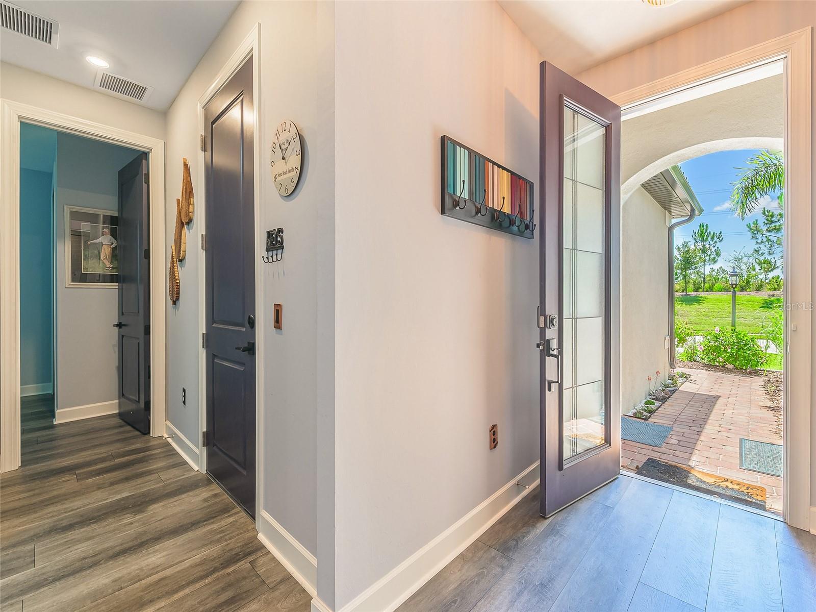 Image 4 of 83 For 7683 Summerland Cove