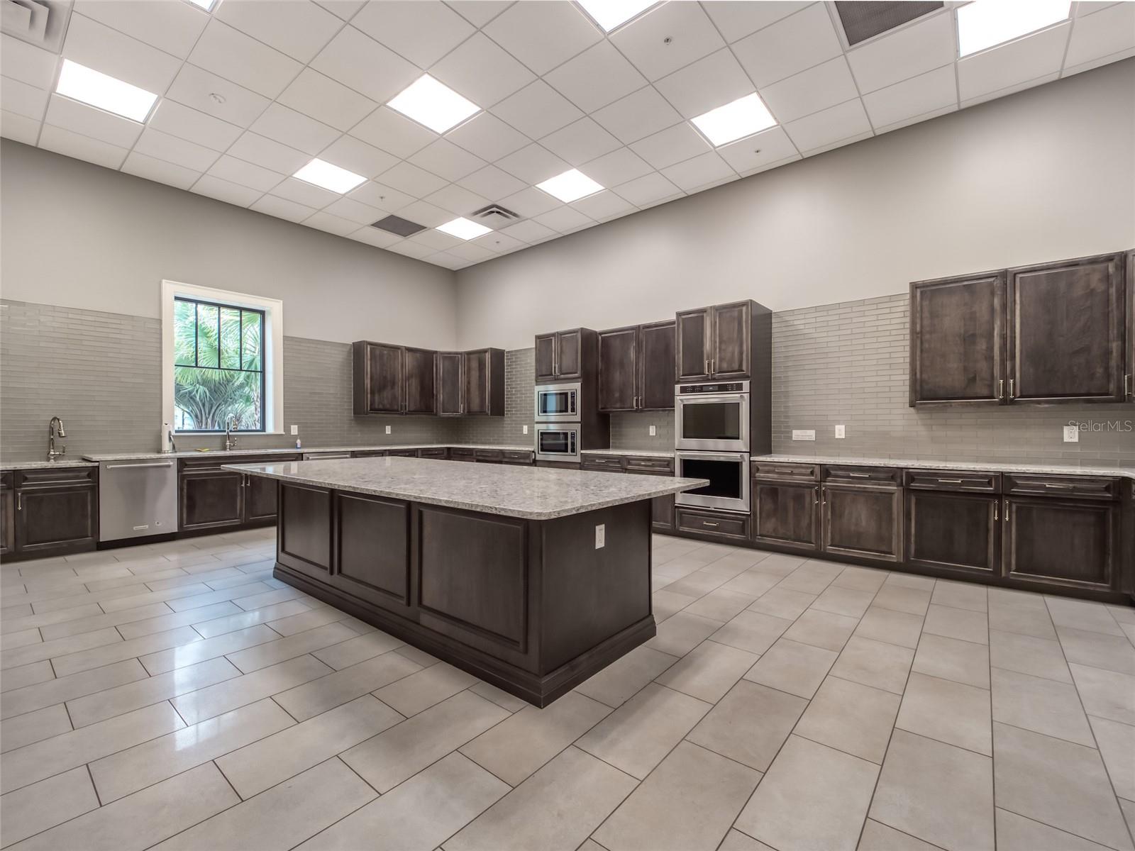 Image 49 of 83 For 7683 Summerland Cove