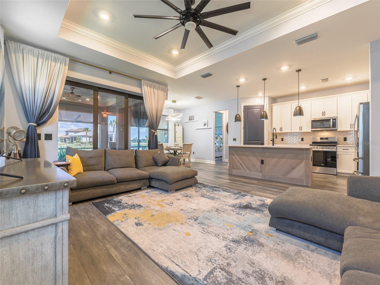 Image 6 of 83 For 7683 Summerland Cove