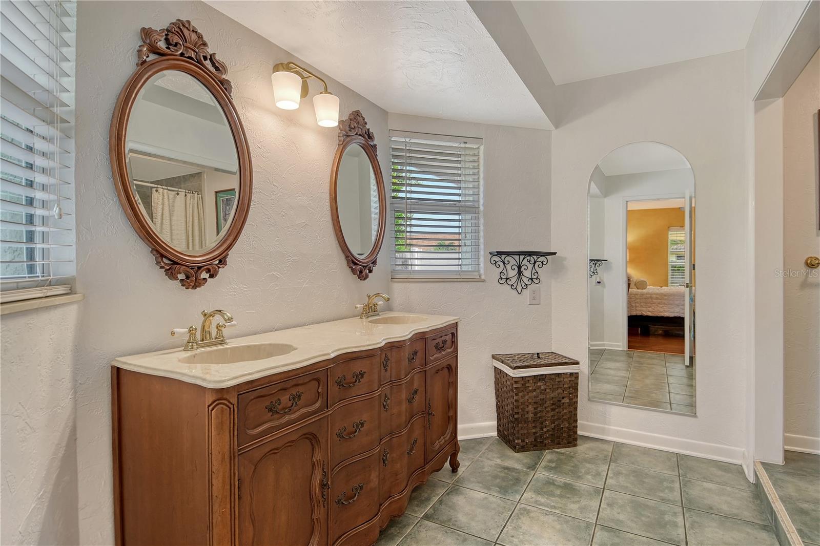Image 24 of 55 For 6303 3rd Avenue Nw