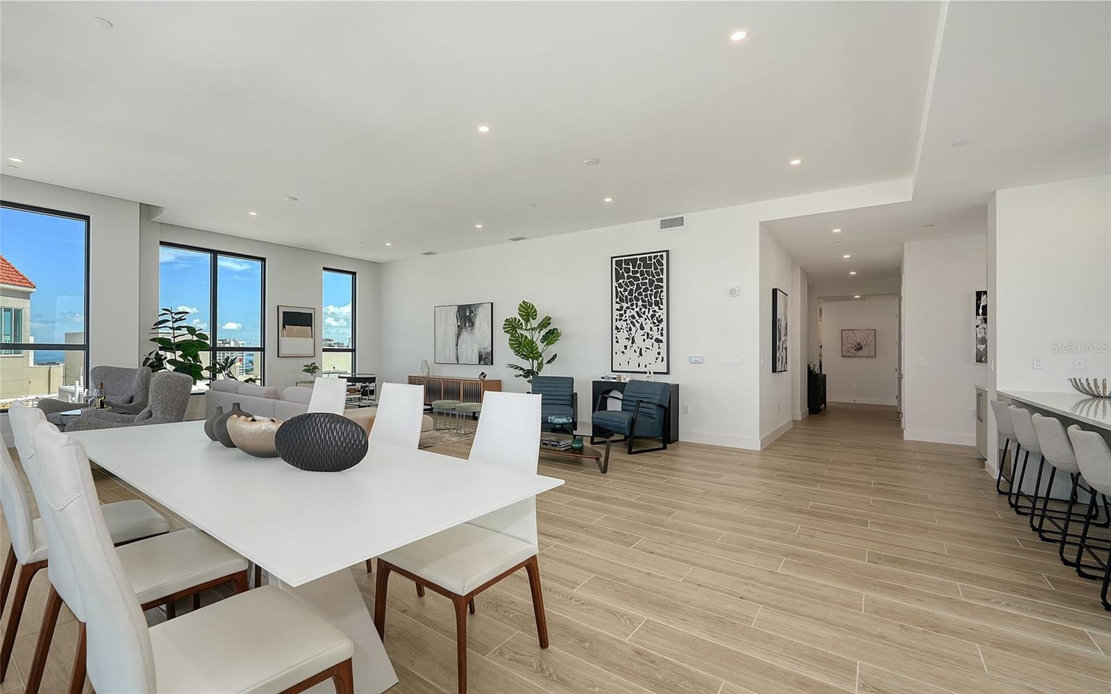 Image 12 of 60 For 33 S Palm Avenue 1601