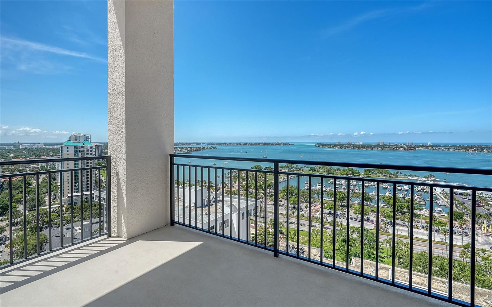 Image 21 of 60 For 33 S Palm Avenue 1601