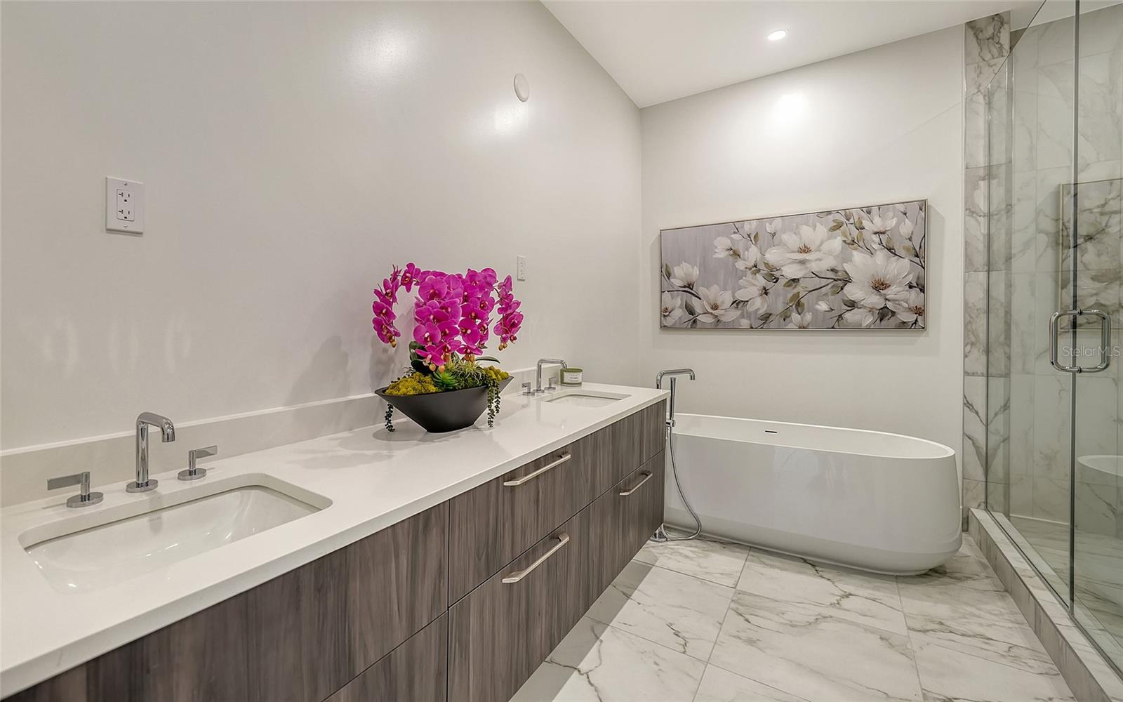 Image 29 of 60 For 33 S Palm Avenue 1601