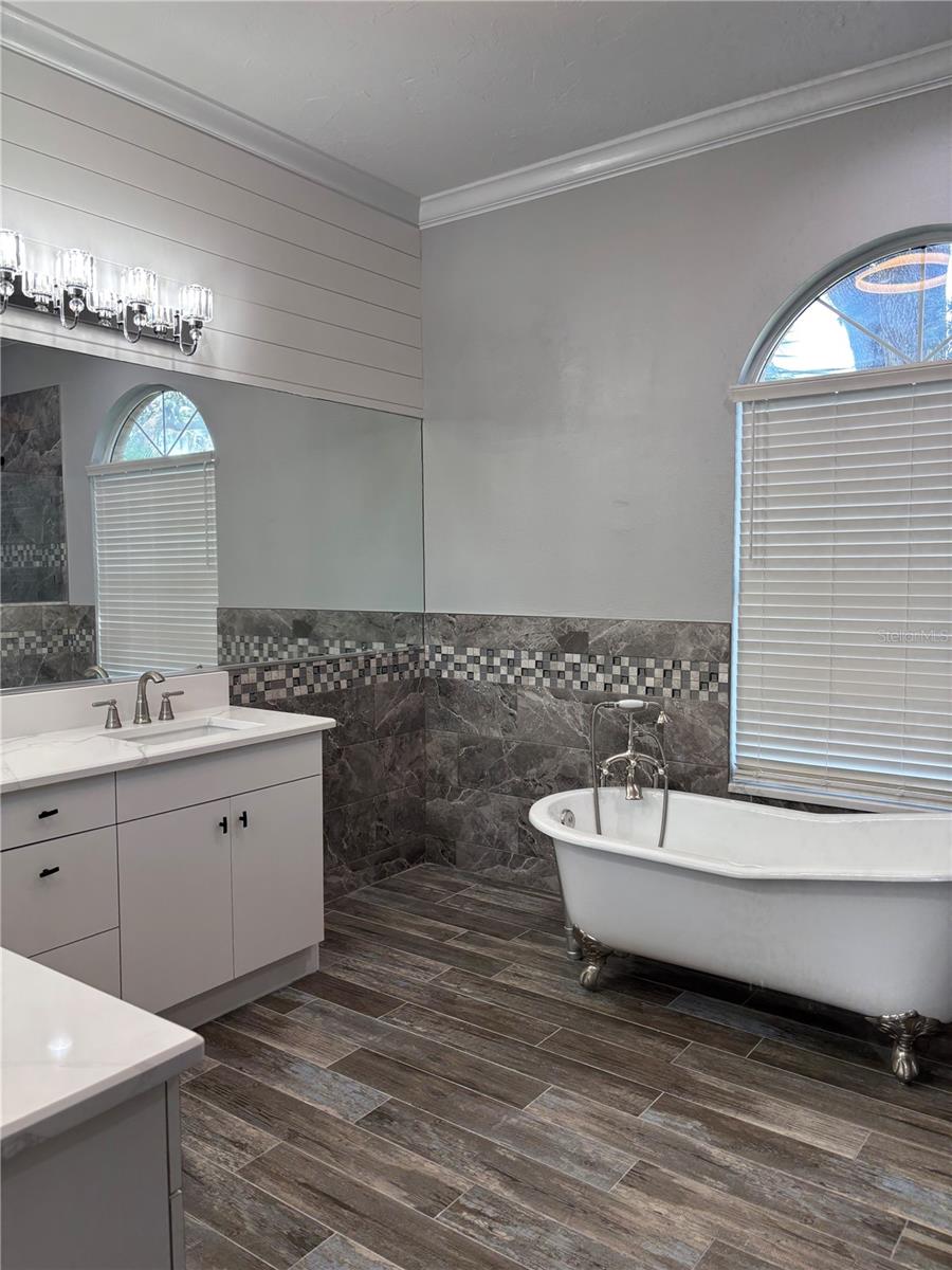 Image 4 of 9 For 2957 Wilderness Boulevard E