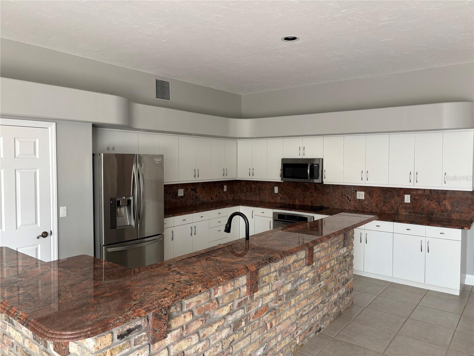 Image 6 of 9 For 2957 Wilderness Boulevard E