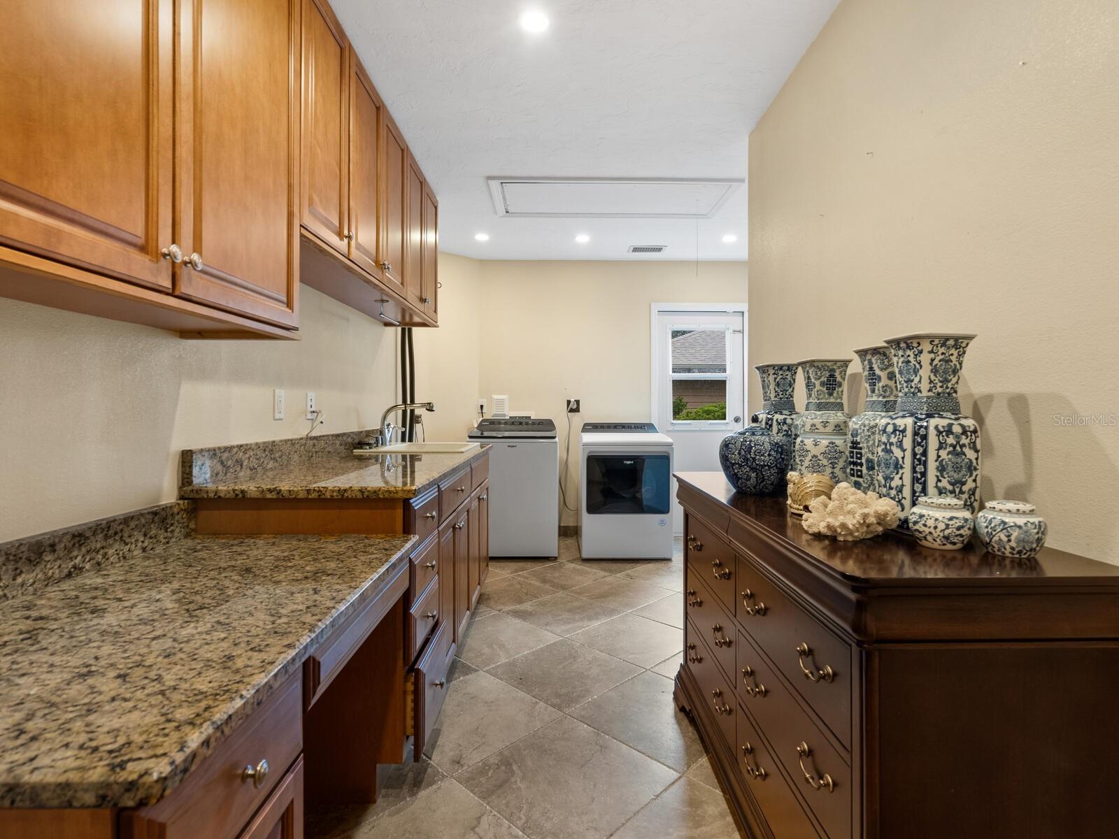Image 32 of 66 For 1773 Oak Lakes Drive