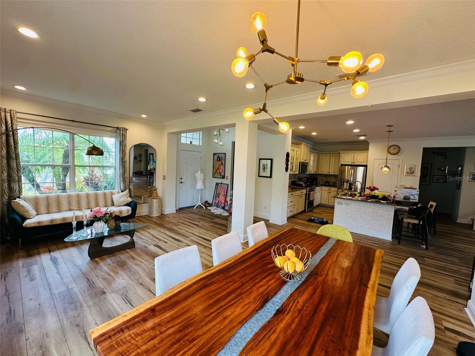 Image 6 of 26 For 12051 Forest Park Circle
