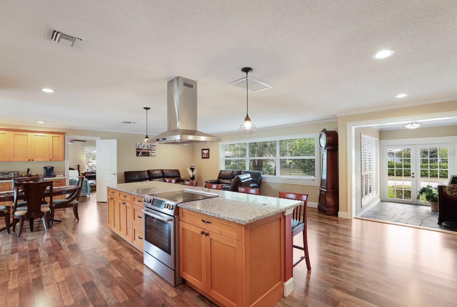 Image 11 of 52 For 412 64th Street Court Nw
