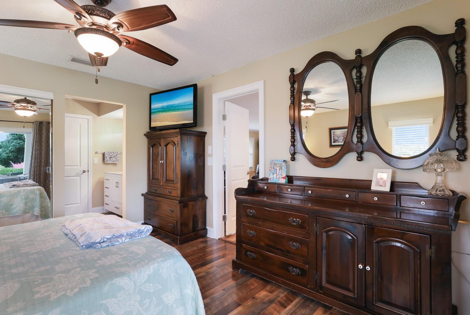 Image 33 of 52 For 412 64th Street Court Nw