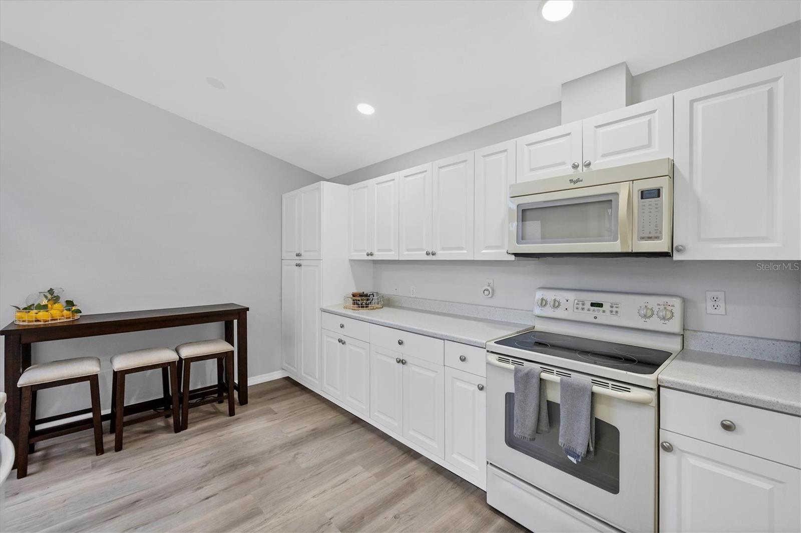 Image 10 of 46 For 4738 Raintree Street Circle E