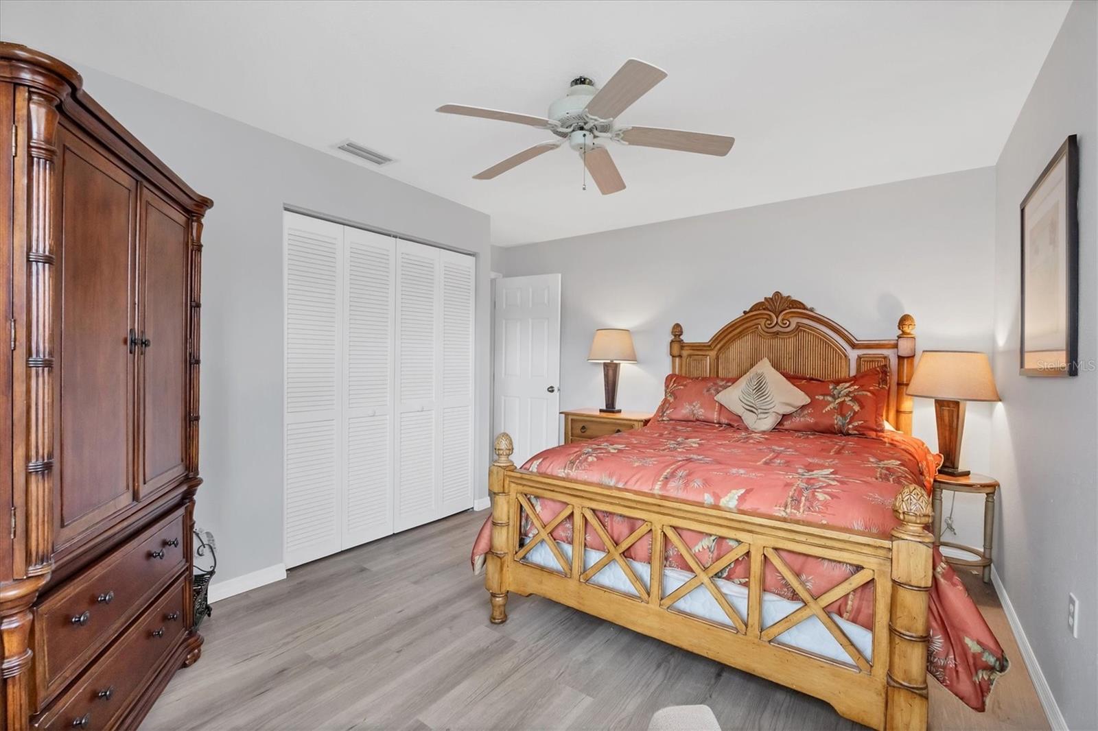 Image 21 of 46 For 4738 Raintree Street Circle E