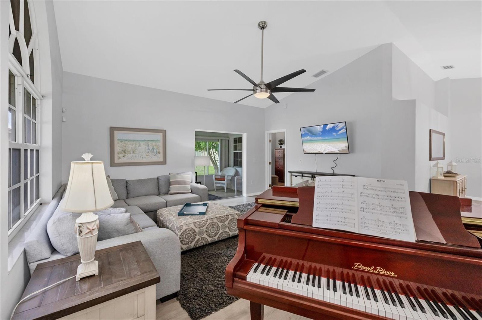 Image 7 of 46 For 4738 Raintree Street Circle E