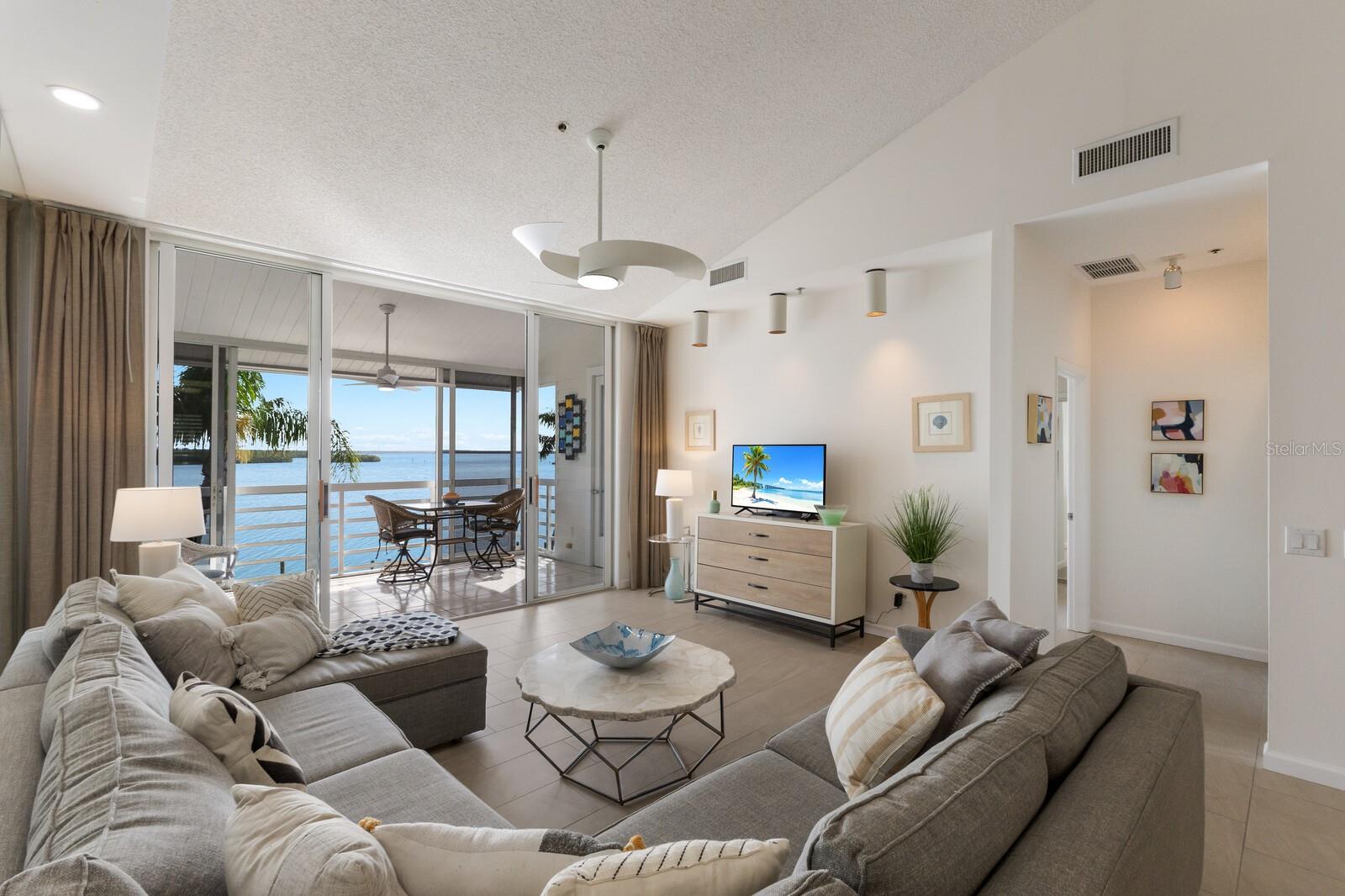 Image 14 of 63 For 615 Dream Island Place 304