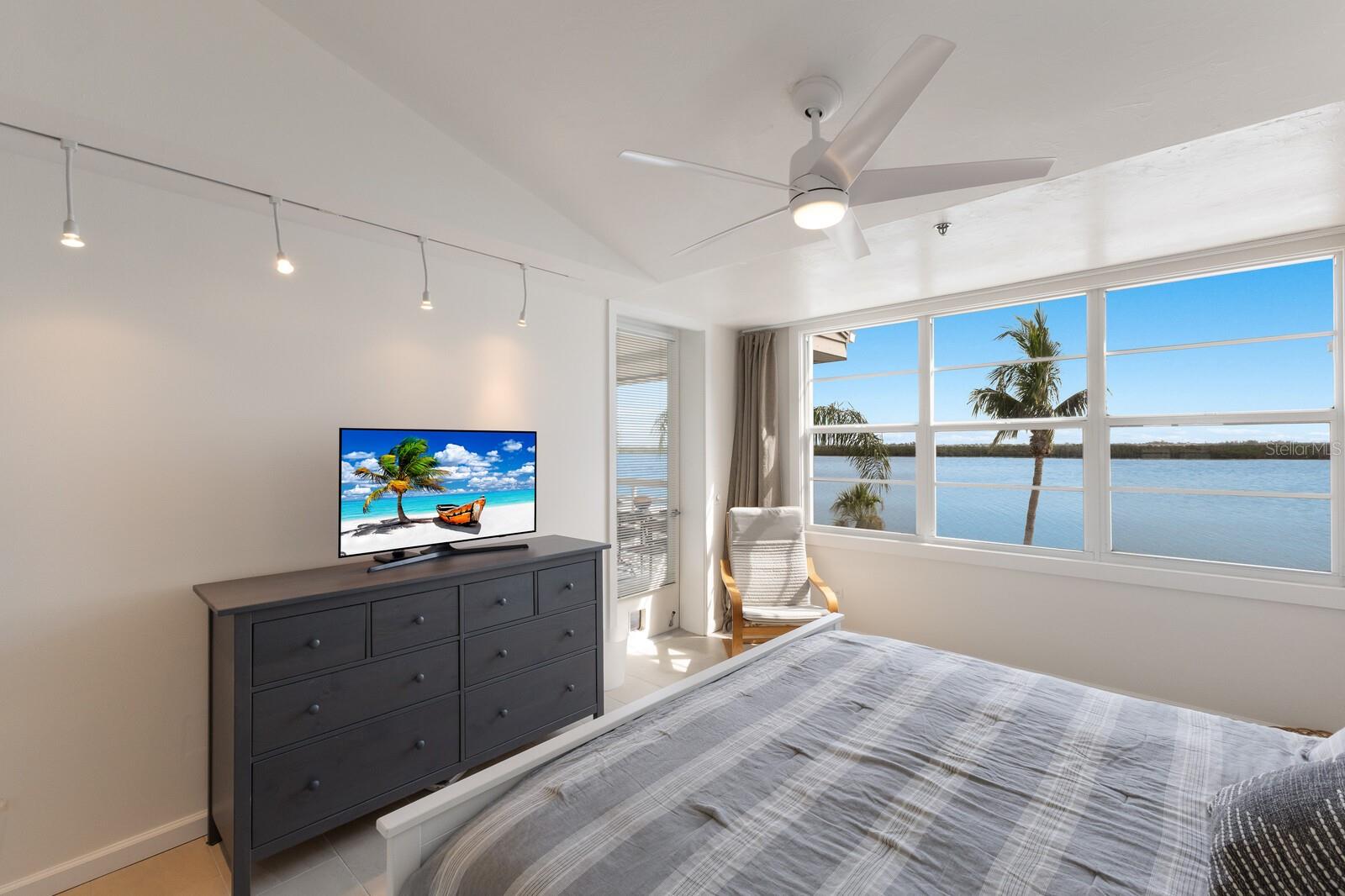 Image 25 of 63 For 615 Dream Island Place 304