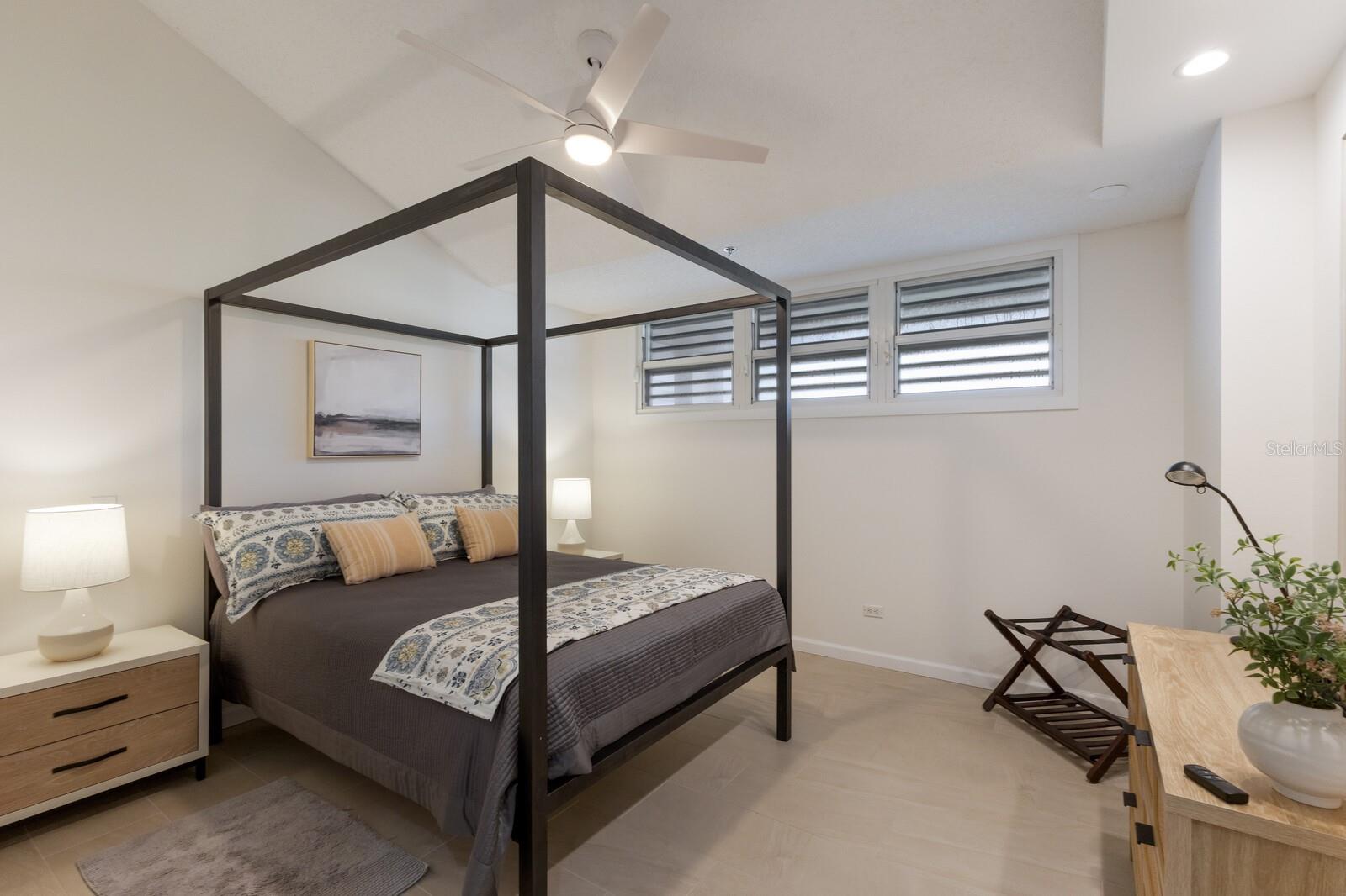 Image 31 of 63 For 615 Dream Island Place 304