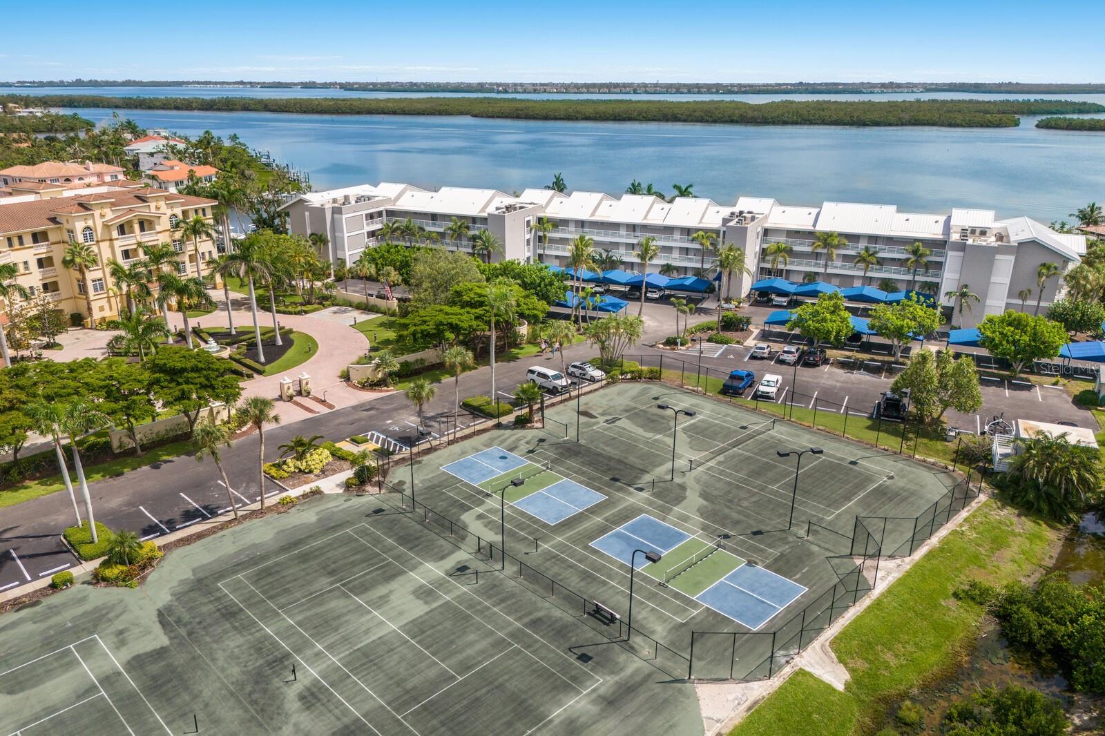 Image 45 of 63 For 615 Dream Island Place 304