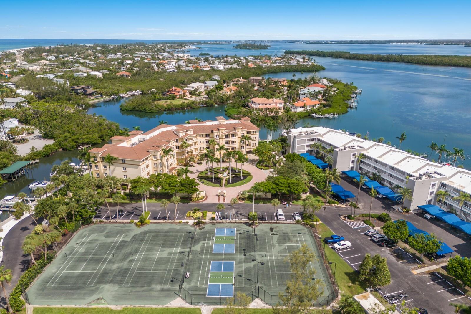 Image 46 of 63 For 615 Dream Island Place 304