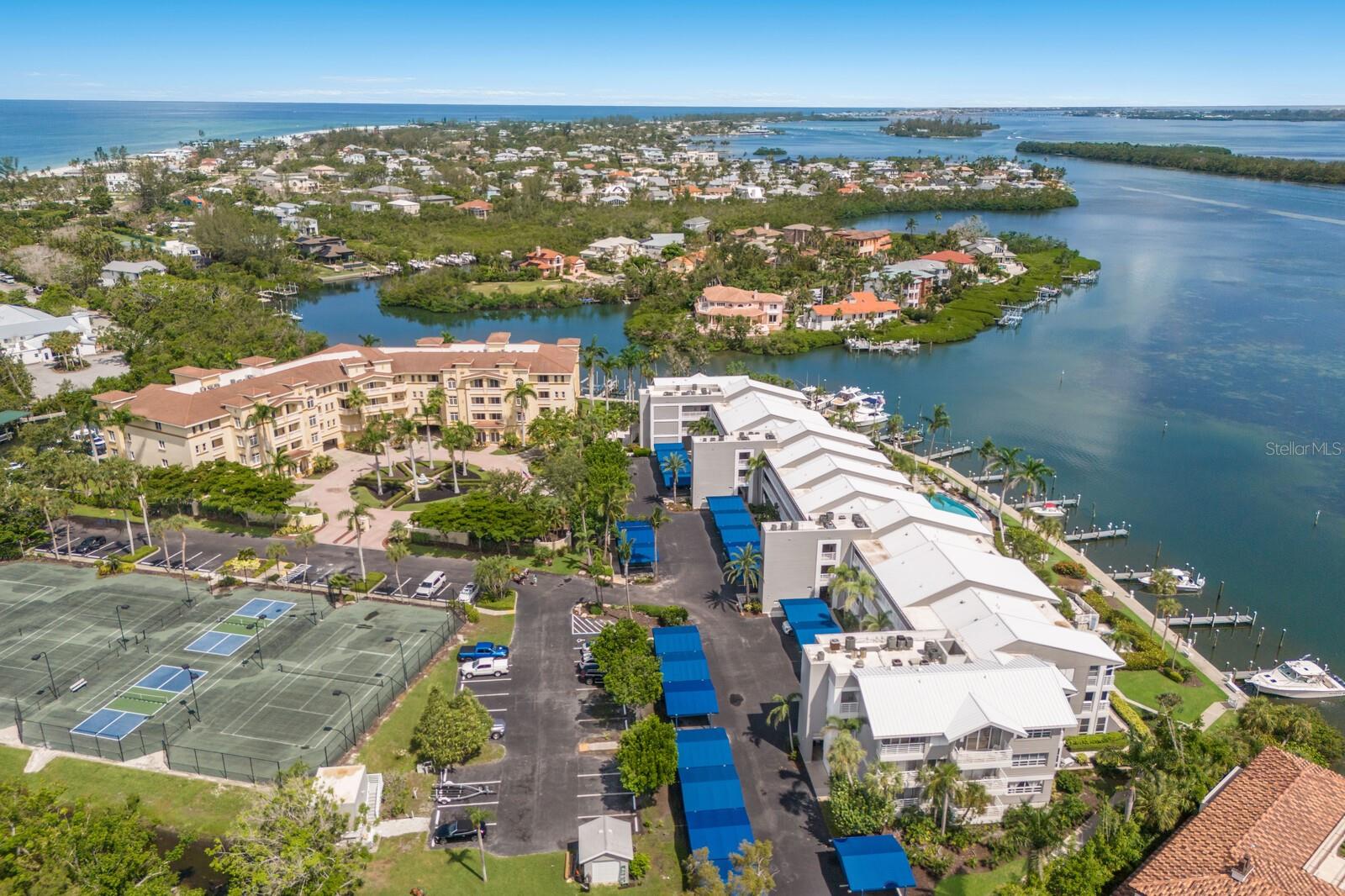 Image 48 of 63 For 615 Dream Island Place 304