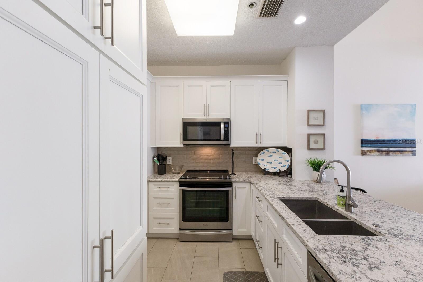 Image 7 of 63 For 615 Dream Island Place 304