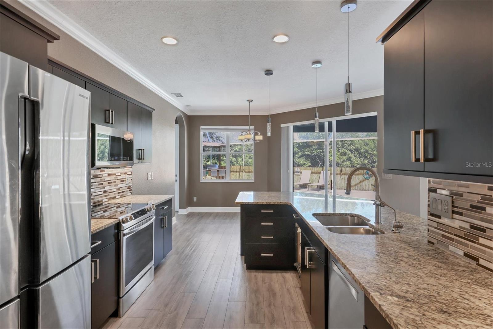 Image 11 of 33 For 1138 Hoover Street