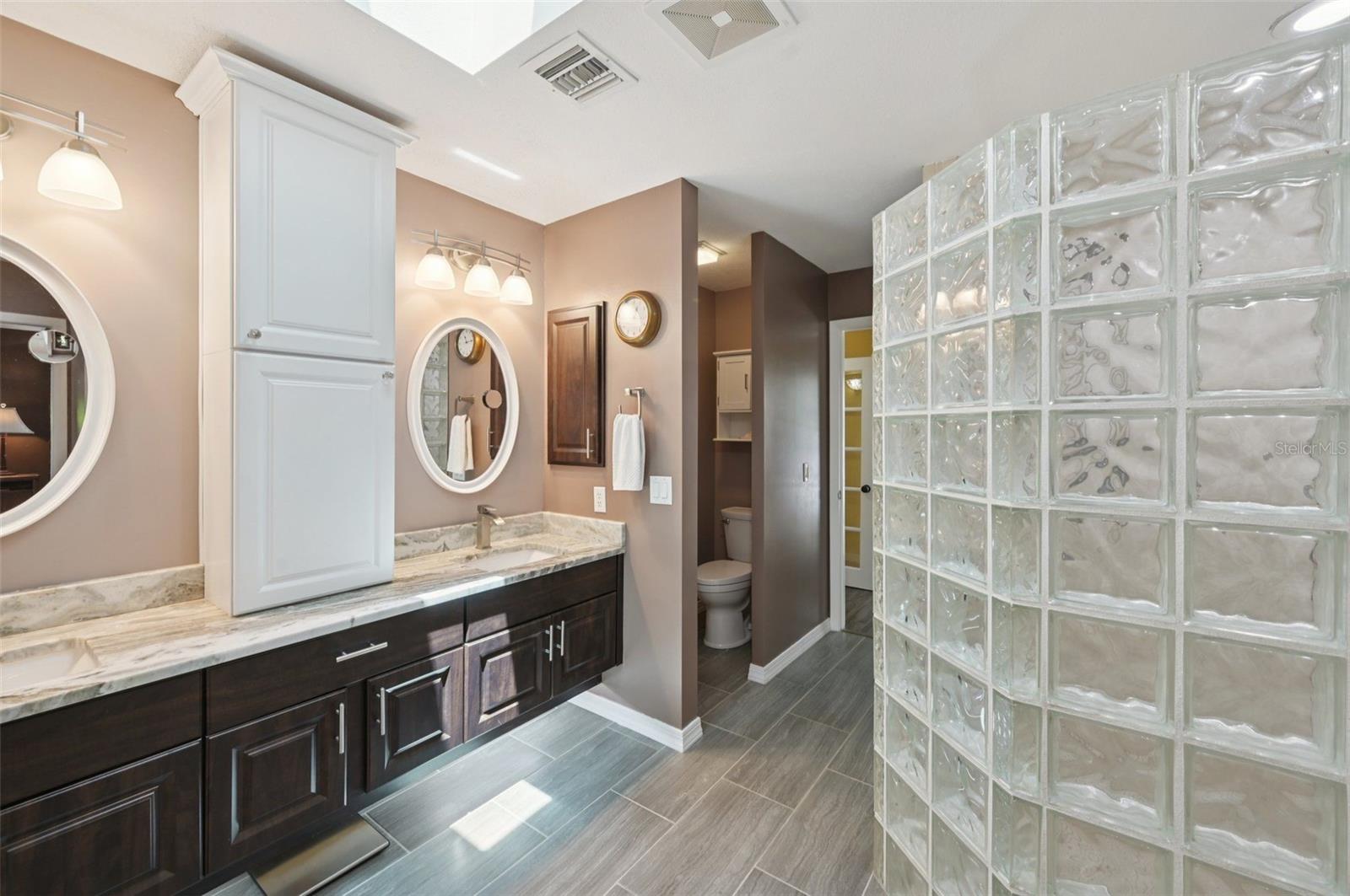 Image 19 of 43 For 4959 Southern Wood Drive