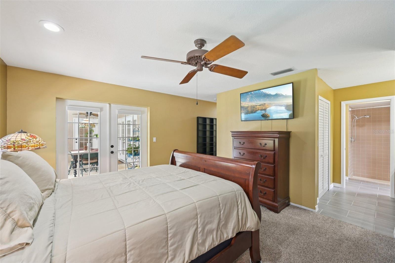Image 22 of 43 For 4959 Southern Wood Drive