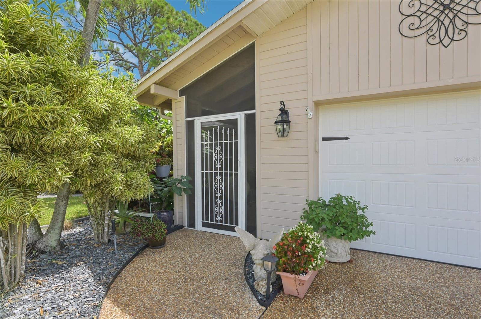 Image 3 of 43 For 4959 Southern Wood Drive